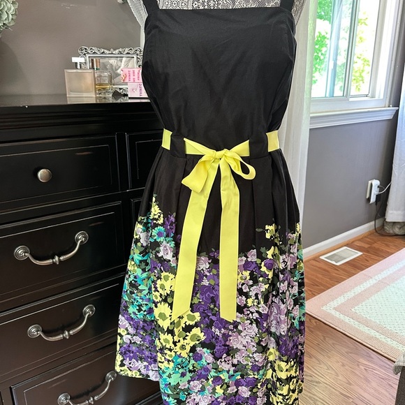 Madison Leigh Floral Fit & Flare Dress Sz 12 - Picture 12 of 16